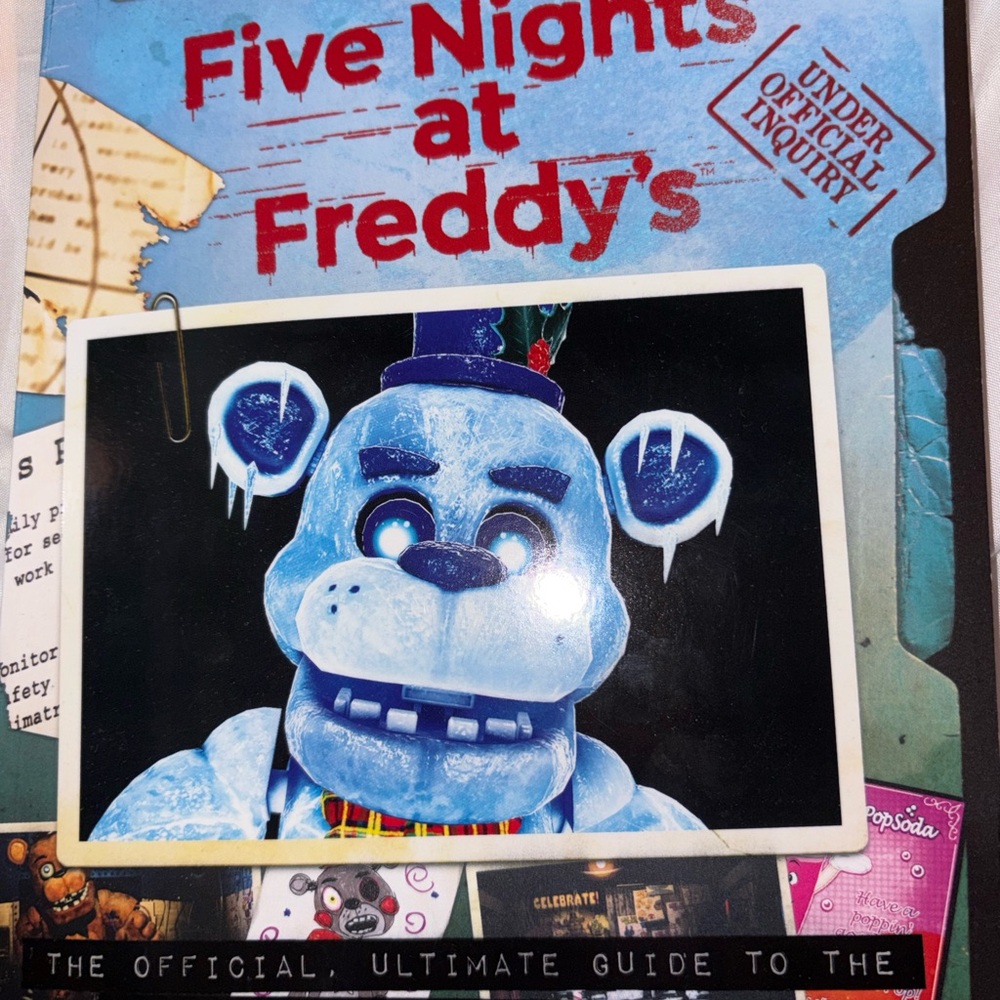 2/25$🍓⭐️ Amazon Five Nights at Freddy's Guide - Blue and Black